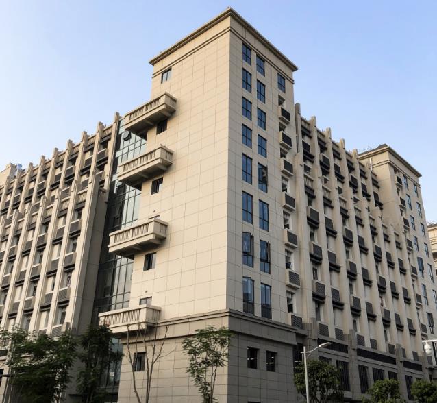 真石漆罩光面漆泛白怎么辦？